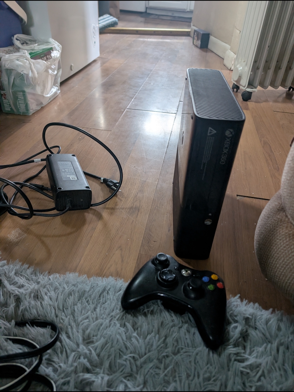 Xbox 360 Slim Console with Black Wireless Controller